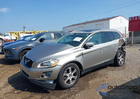 2013 Volvo Xc60 T6 из США, поврежденный, VIN YV4902DZ3D2420337
